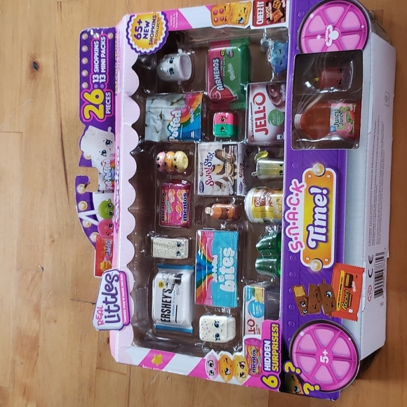 Shopkins Other - REAL Littles 26 pcs Snack Time